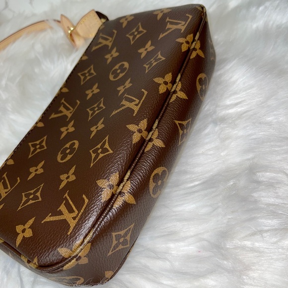 💎✨AUTHENTIC ✨💎LOUIS VUITTON Canvass Monogram Pochette Accessoires - Picture 4 of 6